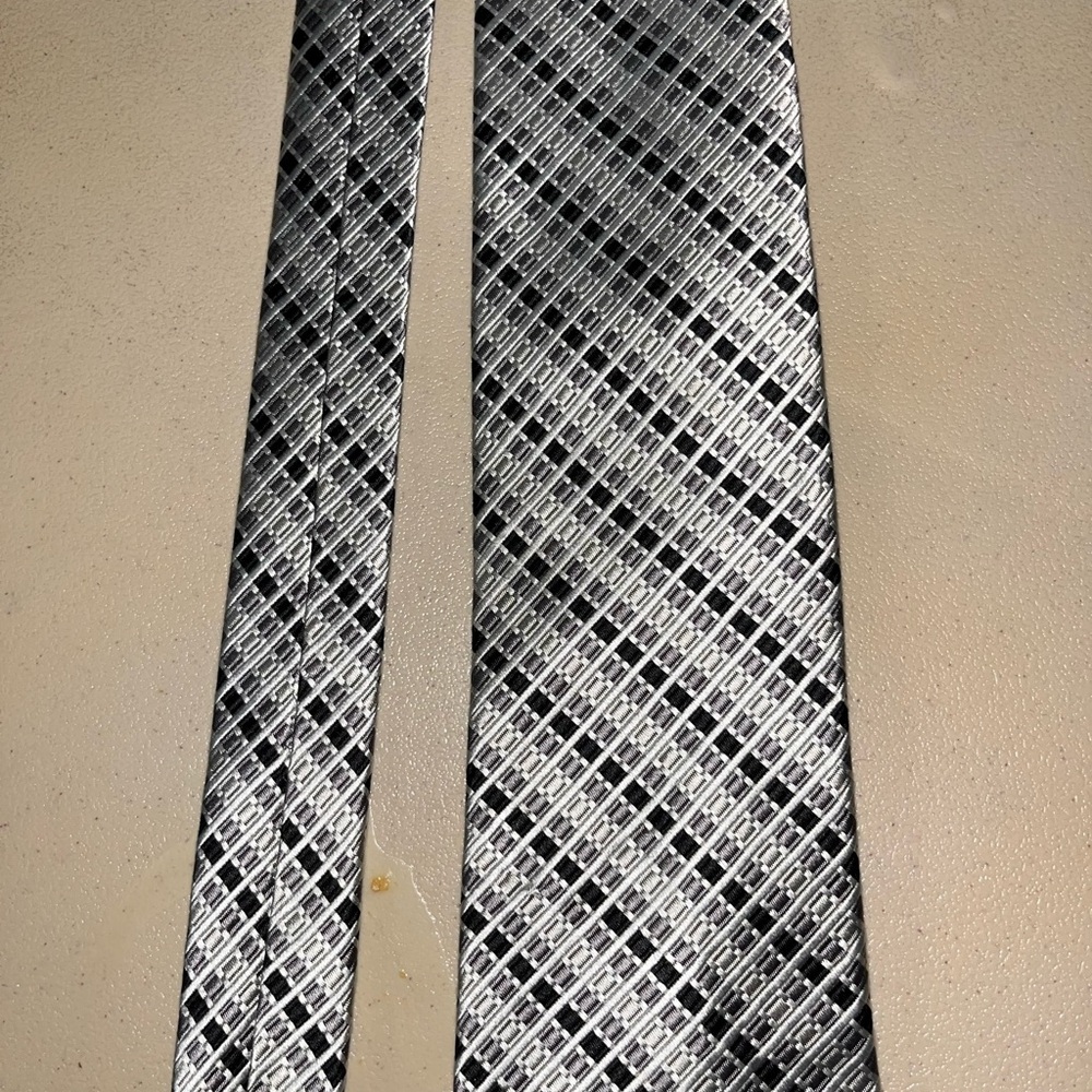 Jos A Bank 100% Silk Tie